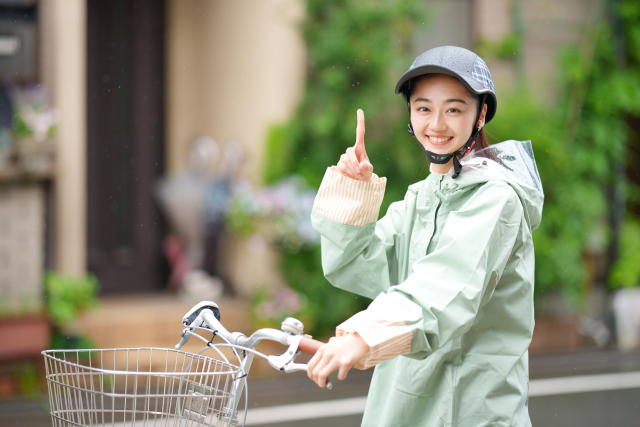 自転車でレインコートとポンチョなら便利なのは？