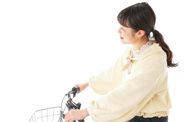 自転車の手信号が危ないときの対応や適切な使い方