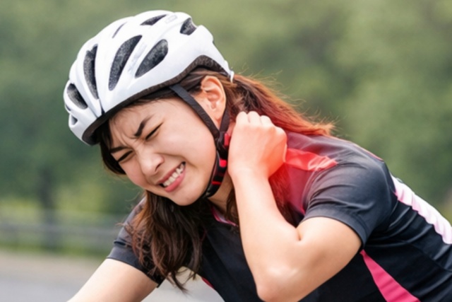 初心者が直面する首や肩の痛みを防ぐ前方注視のメカニズム