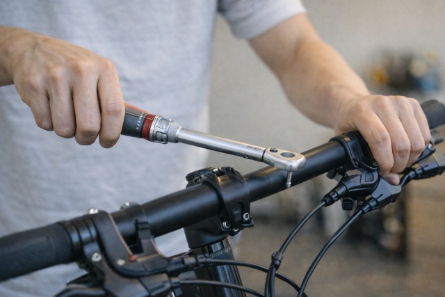 素材別のハンドルカットの方法と必要な工具