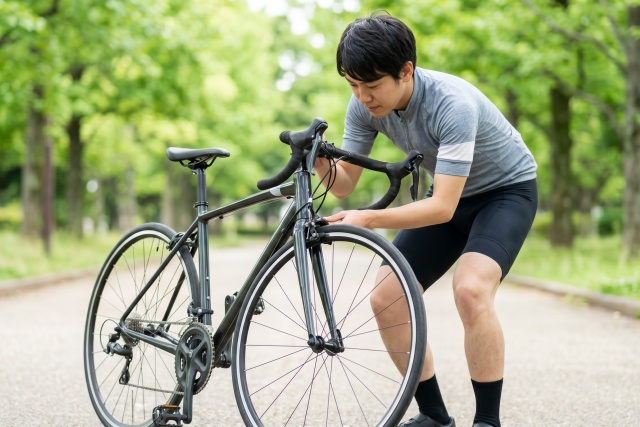 自転車のブレーキがタイヤに当たる際の直し方